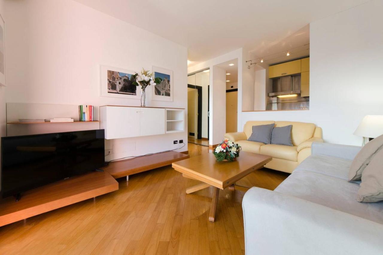 Joivy Exclusive Seaview Flat For 4, In Central Genoa Apartman Kültér fotó