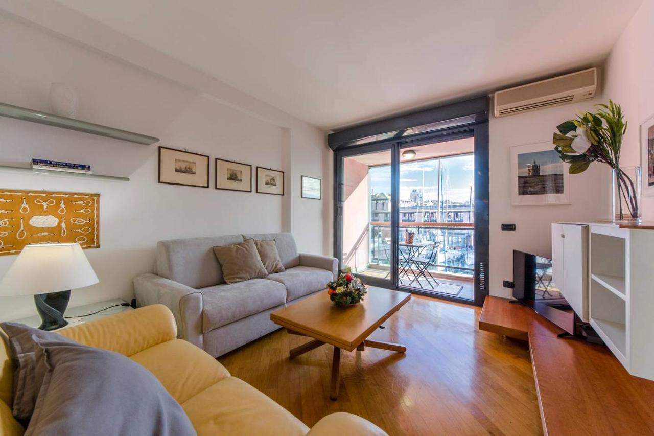 Joivy Exclusive Seaview Flat For 4, In Central Genoa Apartman Kültér fotó