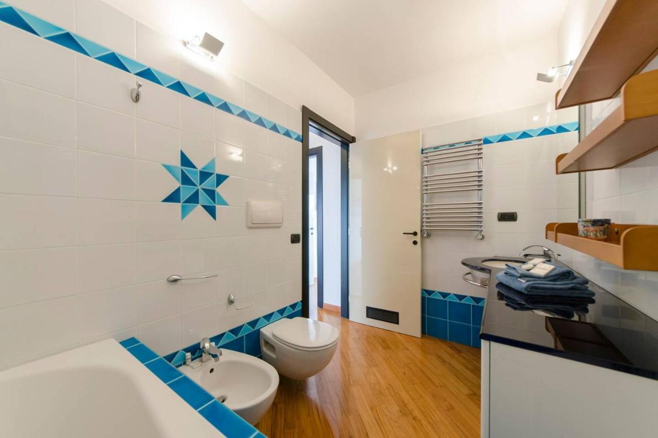 Joivy Exclusive Seaview Flat For 4, In Central Genoa Apartman Kültér fotó