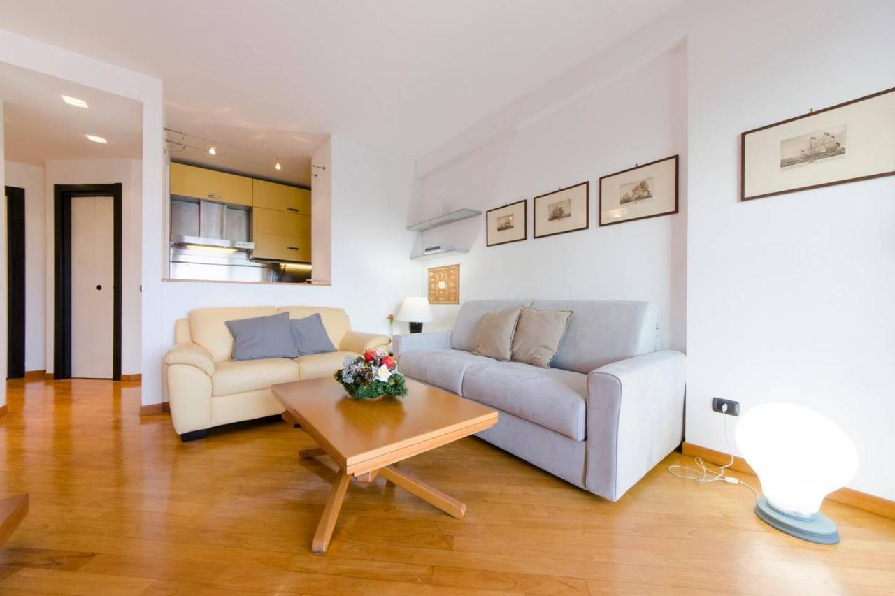 Joivy Exclusive Seaview Flat For 4, In Central Genoa Apartman Kültér fotó